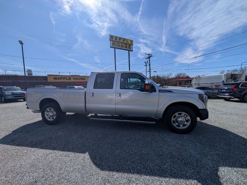 Used 2015 Ford F250 Lariat w/ Chrome Package image 5