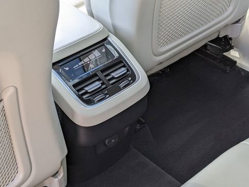 Certified 2023 Volvo XC90 B6 Ultimate w/ Protection Package Premier AWD/4WD image 24