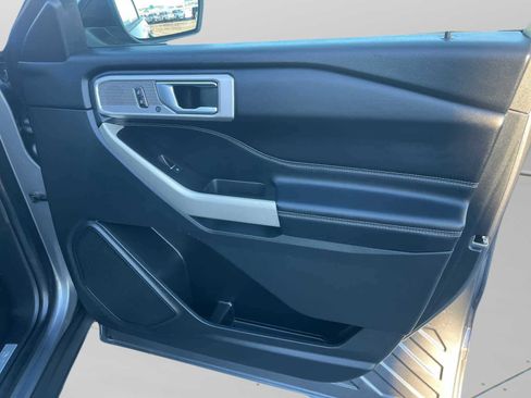 Used 2021 Ford Explorer Limited w/ Equipment Group 301A image 19