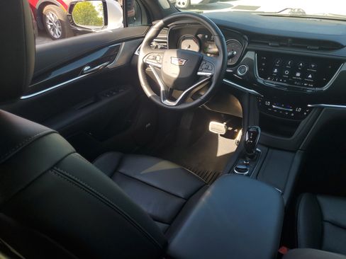 Used 2025 Cadillac XT6 Sport w/ LPO, Red Accent Package AWD/4WD image 20