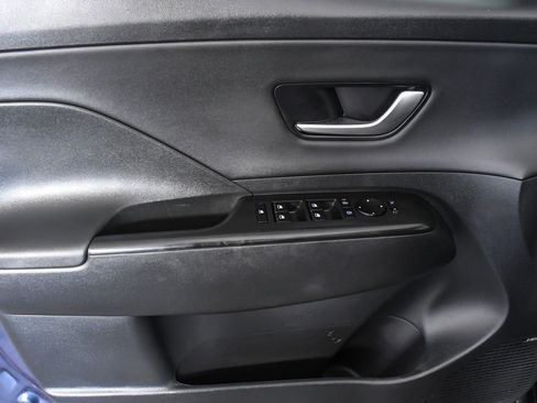 Used 2024 Hyundai Kona Limited image 21