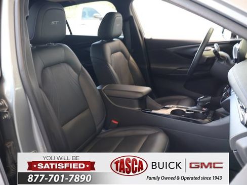 Used 2024 Buick Envista Sport Touring w/ Experience Buick Package FWD image 22