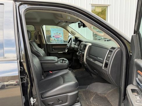 Used 2017 RAM 1500 Laramie w/ Convenience Group AWD/4WD image 13