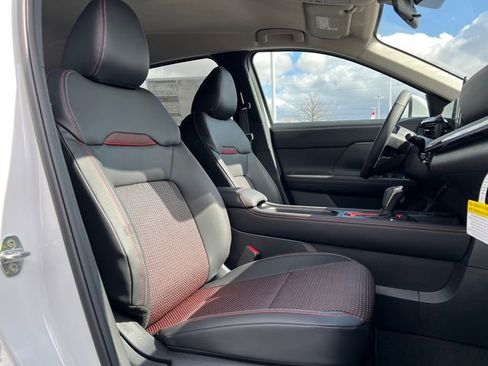 New 2025 Nissan Kicks SR image 19