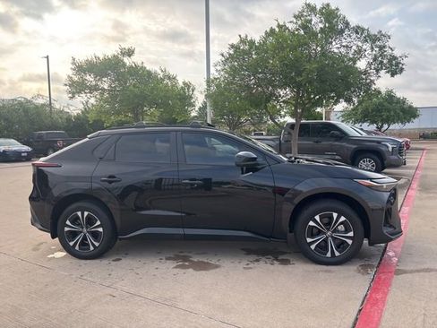 Used 2025 Toyota bZ4X FWD w/ Weather Package image 4