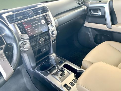 Used 2022 Toyota 4Runner SR5 Premium image 37