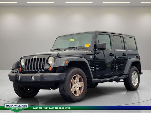 Used 2013 Jeep Wrangler Unlimited Sport AWD/4WD image 8