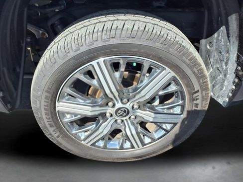 Used 2023 Toyota Tundra Capstone AWD/4WD image 10