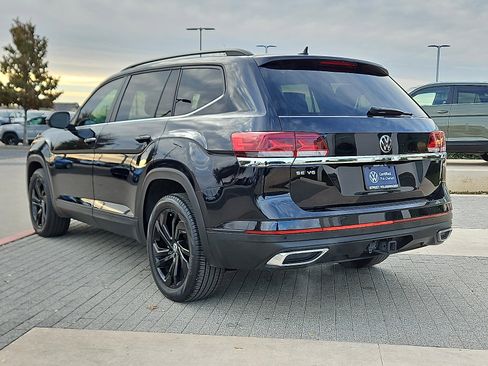 Certified 2023 Volkswagen Atlas SE image 2
