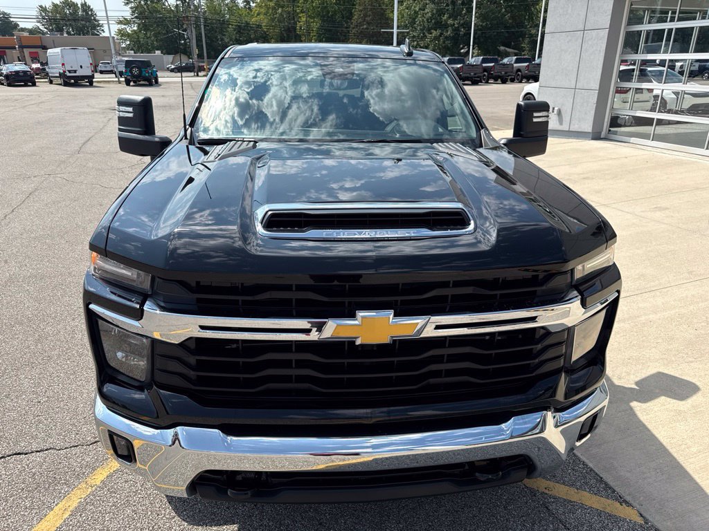 Used 2025 Chevrolet Silverado 2500 LT w/ Convenience Package AWD/4WD image 12