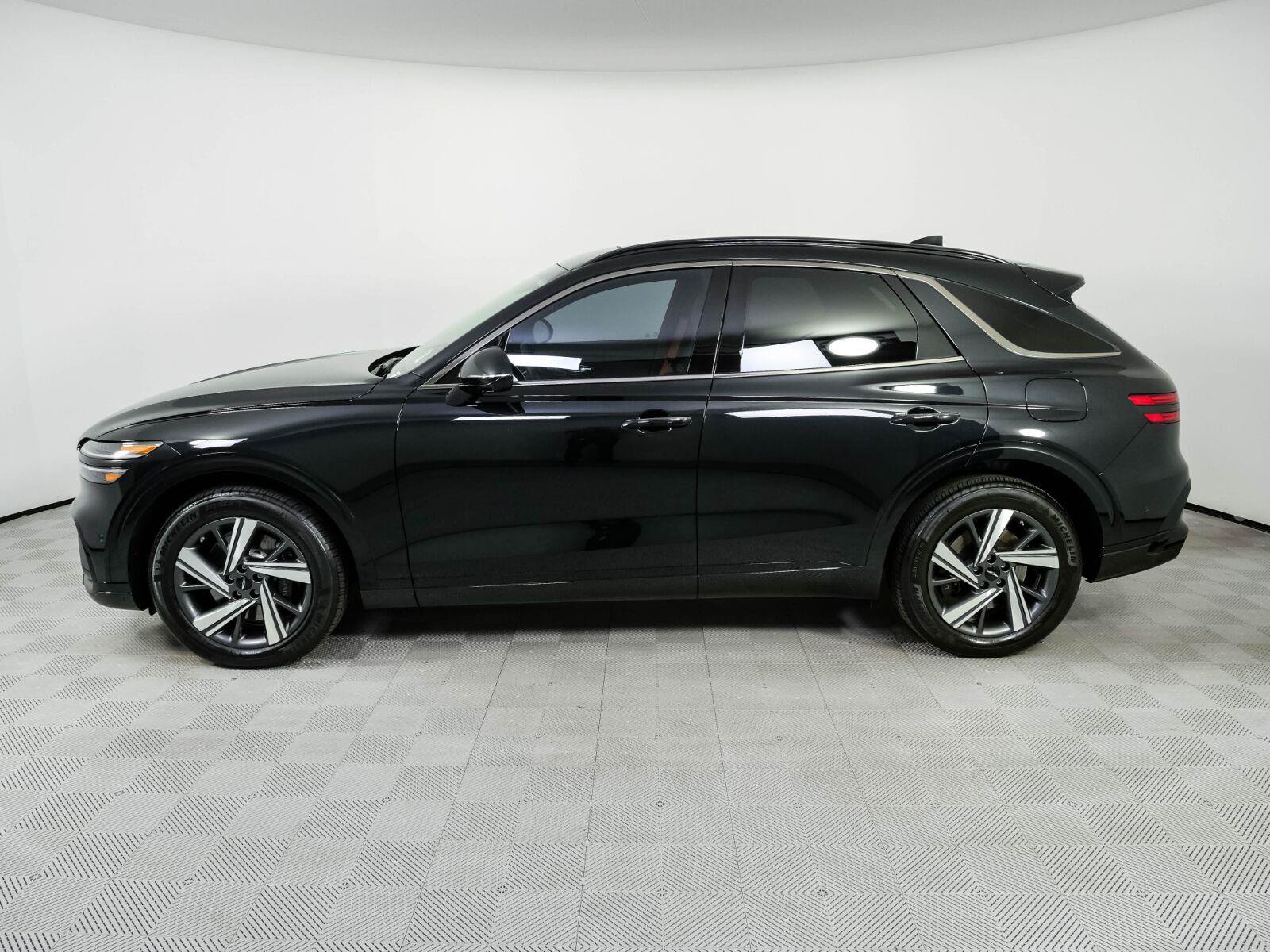 Used 2026 Genesis GV70 3.5T Sport Advanced AWD/4WD image 2