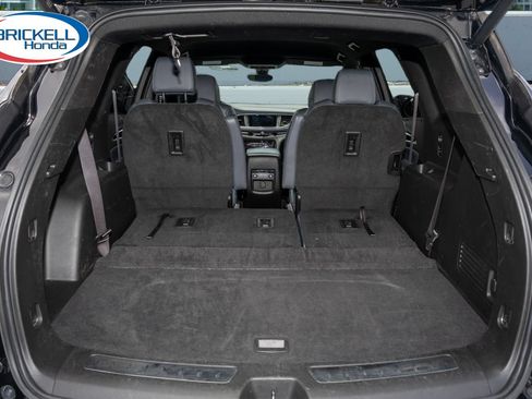 Used 2024 Buick Enclave Essence w/ Technology Package FWD image 10