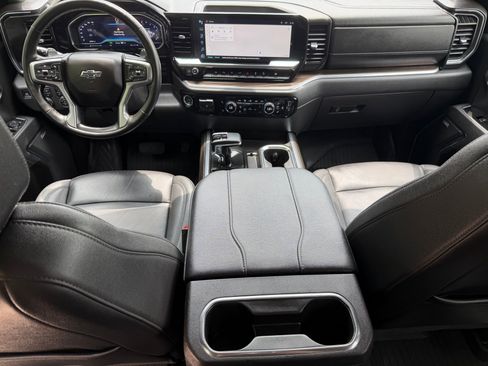 Used 2025 Chevrolet Silverado 1500 LT Trail Boss w/ LT Trail Boss Premium Package AWD/4WD image 21