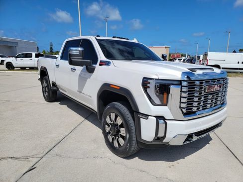 Used 2024 GMC Sierra 2500 Denali w/ Denali Reserve Package AWD/4WD image 7