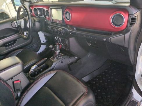Used 2018 Jeep Wrangler Unlimited Rubicon AWD/4WD image 34