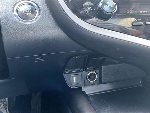 Certified 2024 Toyota Camry SE w/ Convenience Package image 16