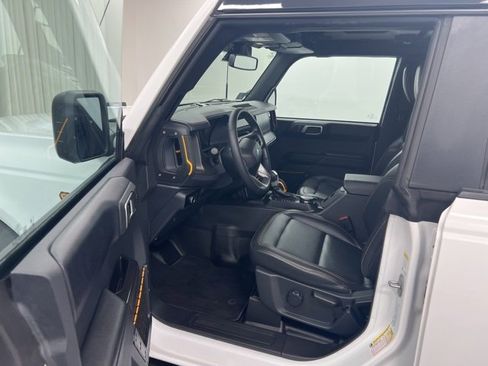 Used 2024 Ford Bronco Badlands image 11