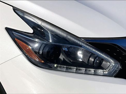 Used 2018 Nissan Murano SL w/ Moonroof Package image 32