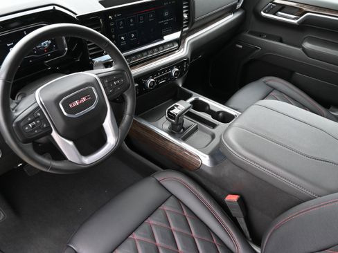 Used 2024 GMC Sierra 1500 Elevation w/ Preferred Package AWD/4WD image 16