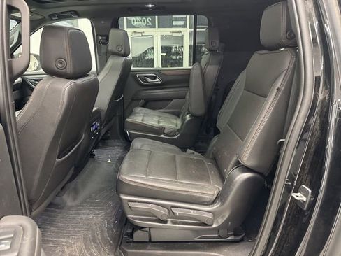 Used 2023 Chevrolet Suburban High Country image 14