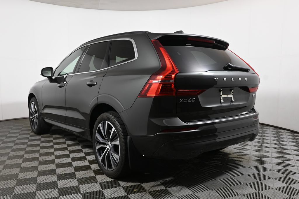 Used 2022 Volvo XC60 B5 Momentum w/ Climate Package AWD/4WD image 5