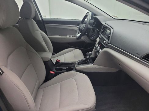 Used 2019 Hyundai Elantra SE FWD image 21