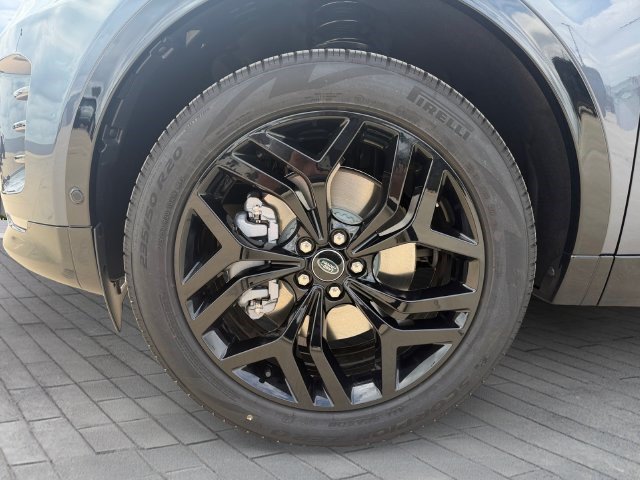 New 2026 Land Rover Discovery Sport Landmark AWD/4WD image 9