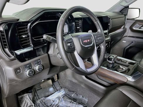 Certified 2022 GMC Sierra 1500 SLT w/ SLT Convenience Package AWD/4WD image 8