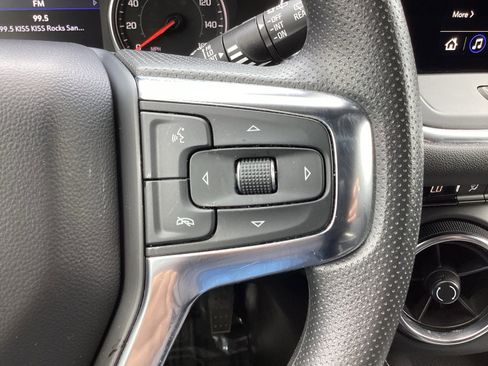 Used 2025 Chevrolet Blazer LT FWD image 19