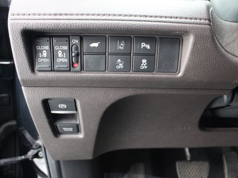 Used 2019 Honda Odyssey Elite image 32