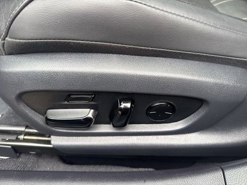 Used 2022 Lexus ES 300h w/ Luxury Package image 16