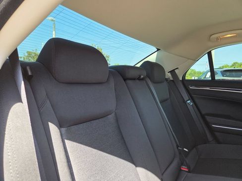 Used 2023 Chrysler 300 Touring w/ Sport Appearance Package RWD image 19