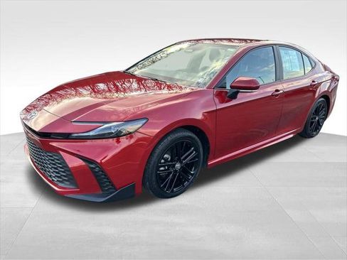 Certified 2025 Toyota Camry SE w/ Convenience Package FWD image 1