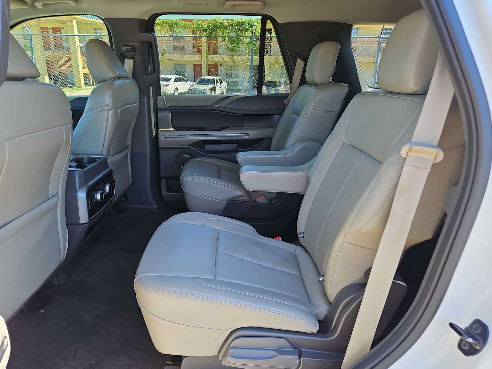 Used 2021 Ford Expedition XLT AWD/4WD image 18