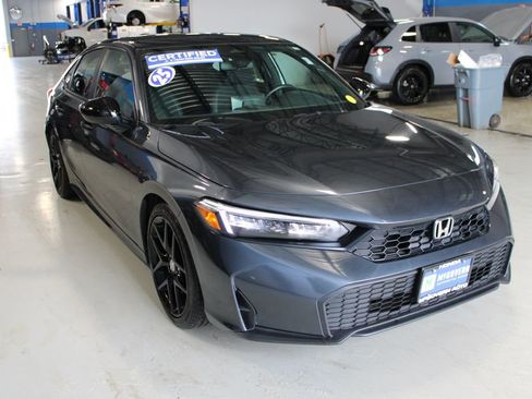 Used 2025 Honda Civic Sport image 4