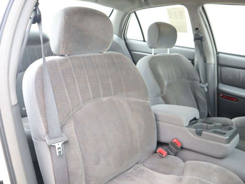 Used 2003 Buick Century Custom image 45