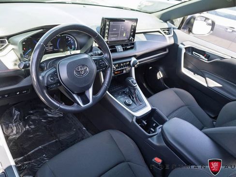 Used 2022 Toyota RAV4 SE w/ Weather & Moonroof Package AWD/4WD image 19