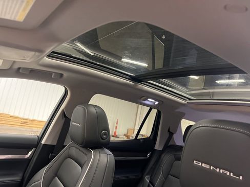 New 2026 GMC Terrain Denali w/ LPO, Black Badging Package image 19