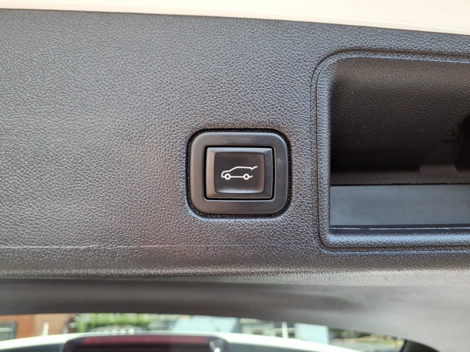 Certified 2024 GMC Terrain SLT AWD/4WD image 16