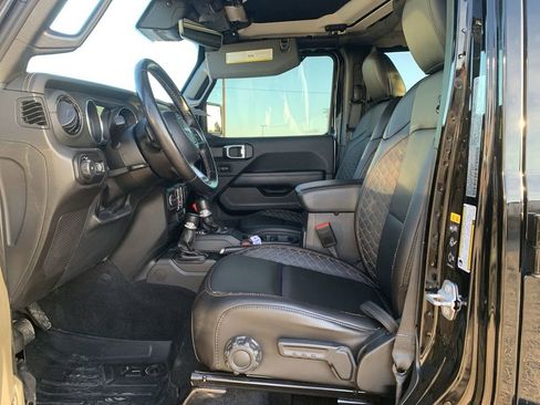 Used 2021 Jeep Wrangler Unlimited Sahara AWD/4WD image 18