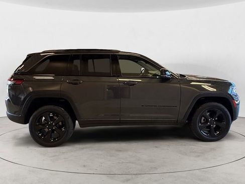 New 2026 Jeep Grand Cherokee Limited w/ Limited Altitude Package AWD/4WD image 7