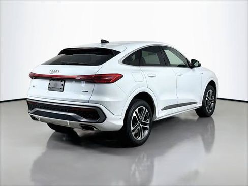 Certified 2025 Audi Q5 Premium w/ Convenience Package AWD/4WD image 9