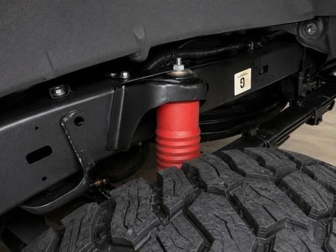 Used 2018 Toyota Tacoma TRD Pro AWD/4WD image 8