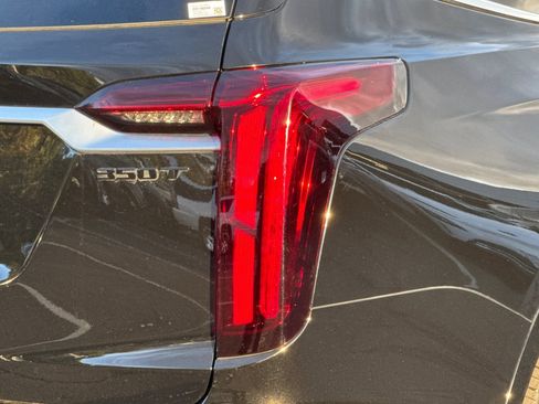 Used 2025 Cadillac XT6 Luxury image 45