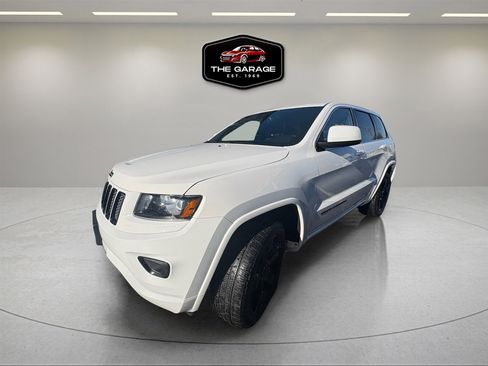 Used 2015 Jeep Grand Cherokee Altitude image 2