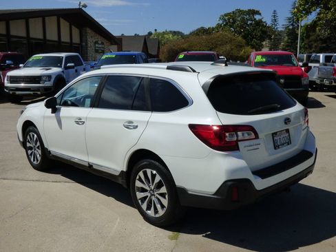 Used 2019 Subaru Outback 2.5i Touring AWD/4WD image 5