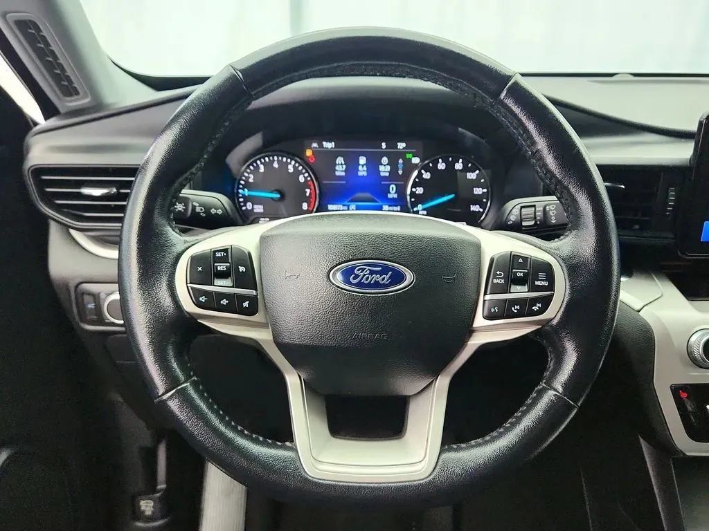 Used 2022 Ford Explorer XLT AWD/4WD image 12