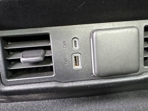 Used 2023 GMC Sierra 1500 Elevation image 17