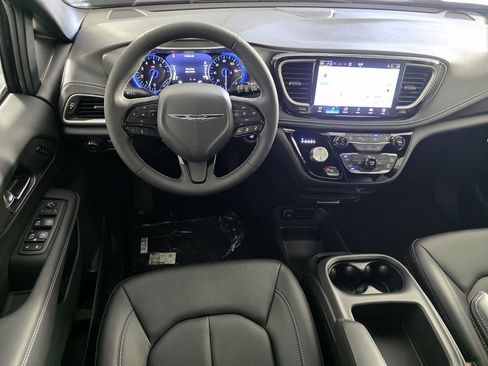 New 2026 Chrysler Pacifica Select w/ S Appearance Package image 13