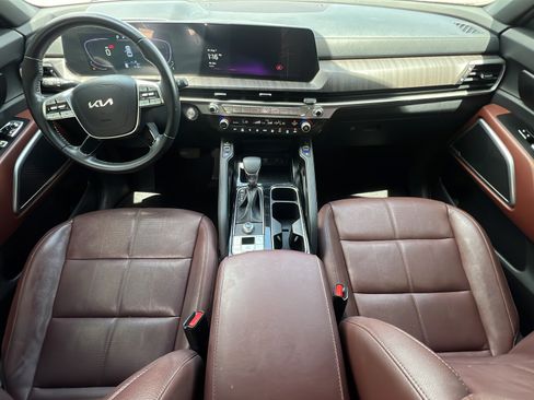 Certified 2023 Kia Telluride EX w/ EX Captain's Chair Package FWD image 11